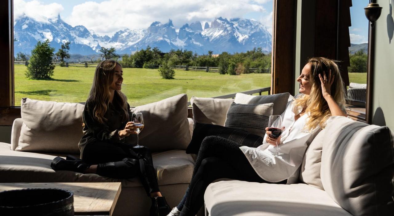 Río Serrano Hotel + Spa Torres del Paine National Park Exterior foto
